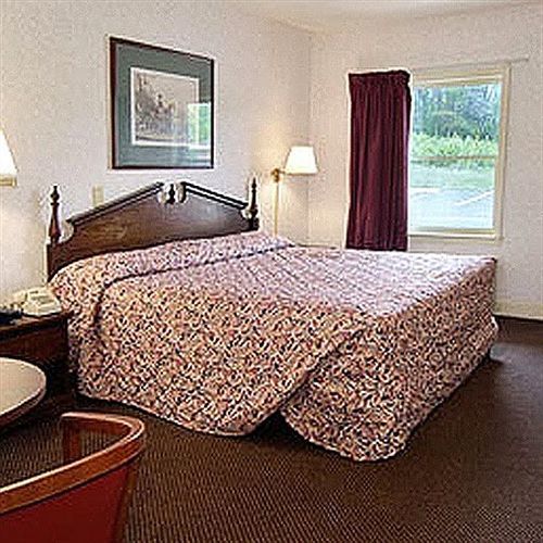 Econo Lodge ฟอร์เรสซิตี้ ภายนอก รูปภาพ