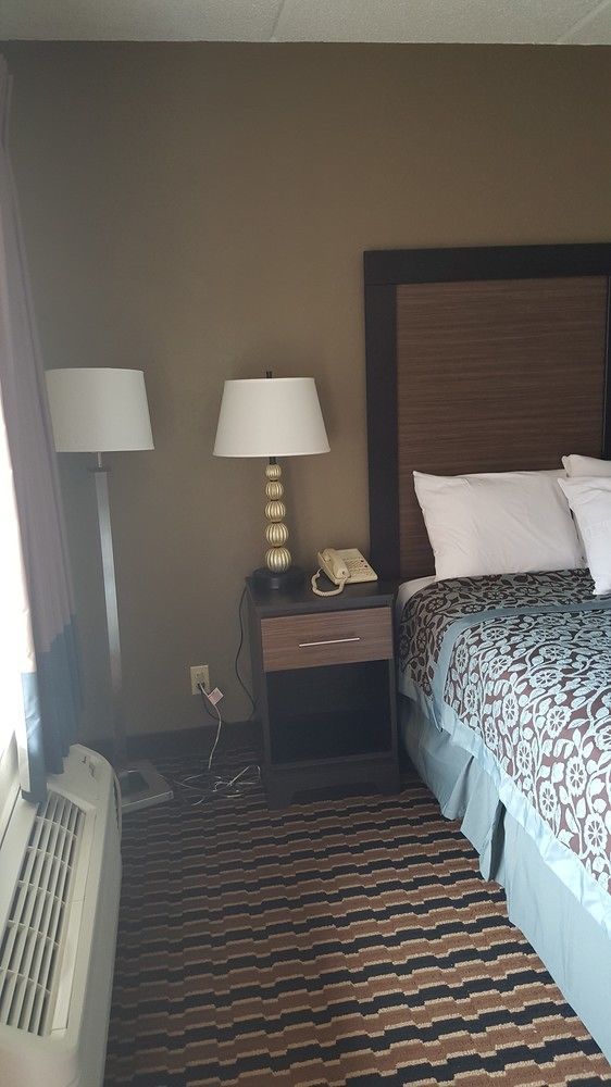 Econo Lodge ฟอร์เรสซิตี้ ภายนอก รูปภาพ