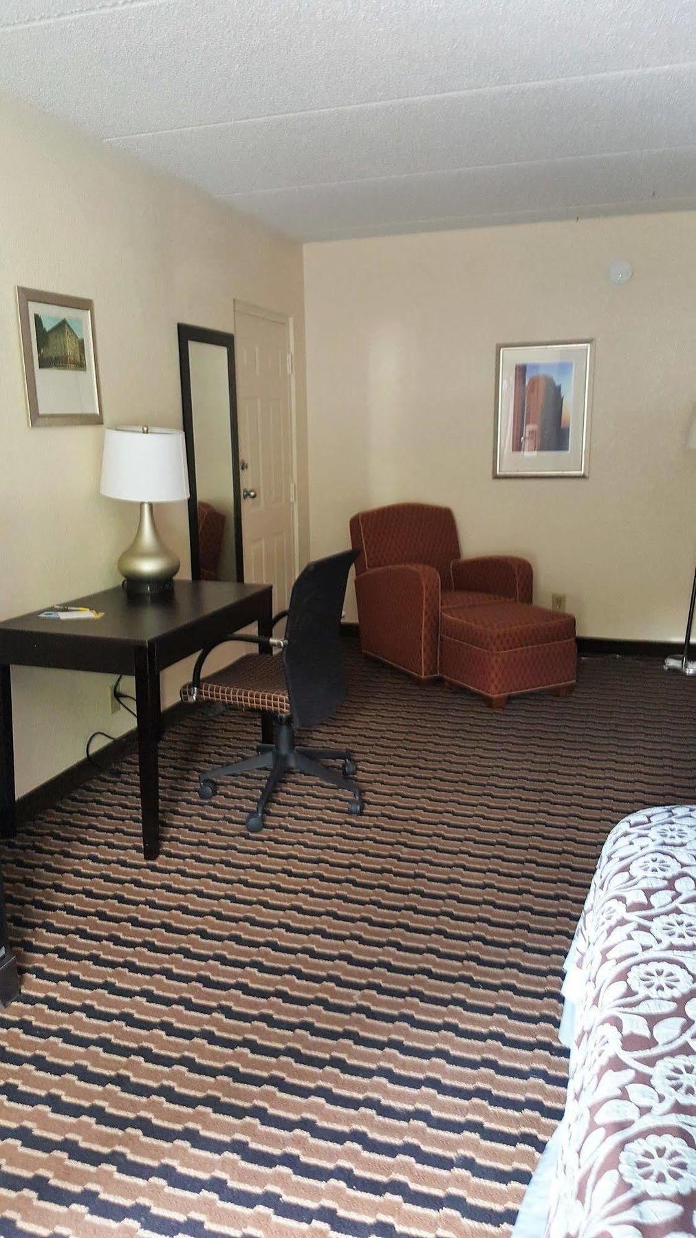 Econo Lodge ฟอร์เรสซิตี้ ภายนอก รูปภาพ