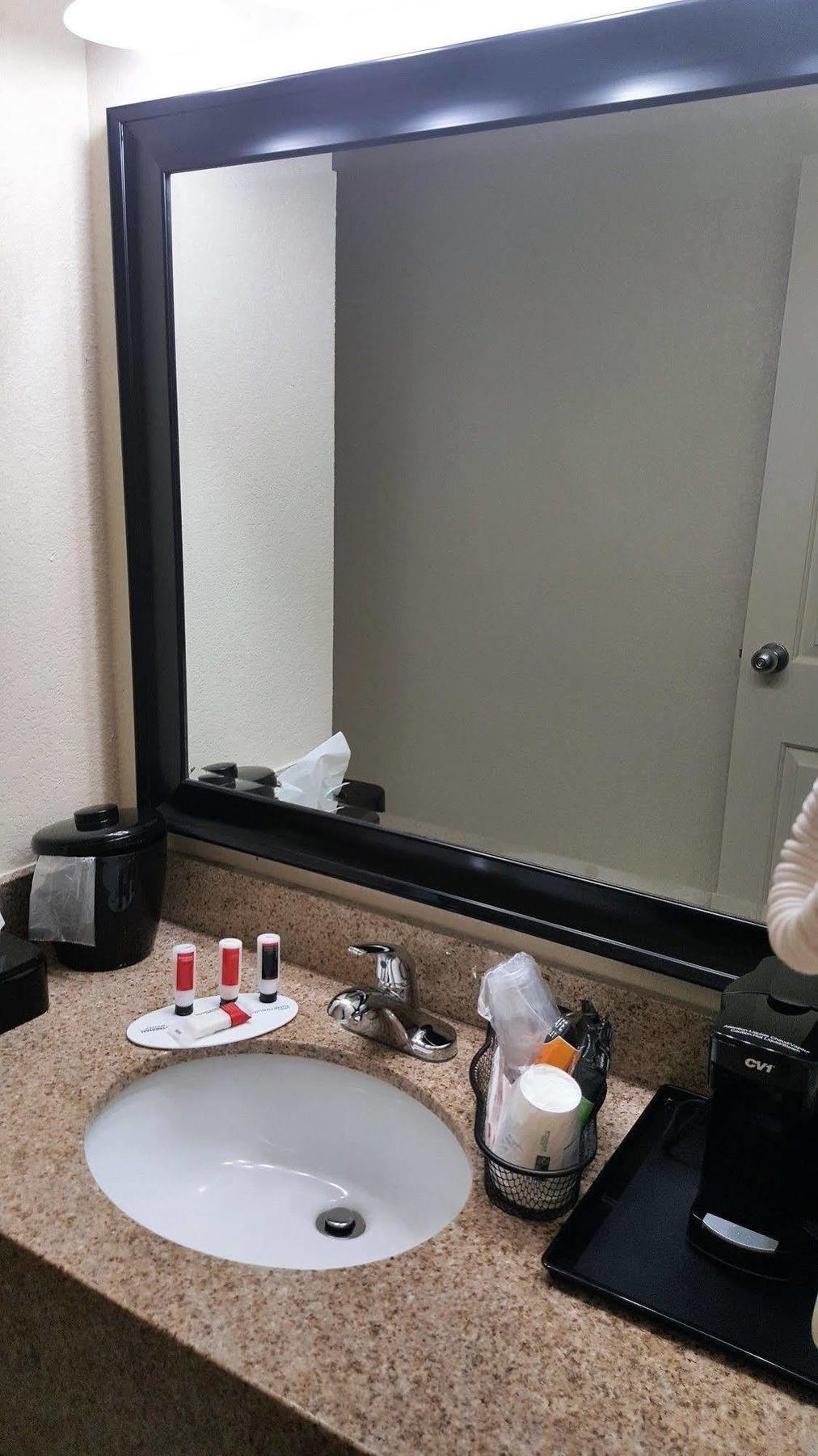 Econo Lodge ฟอร์เรสซิตี้ ภายนอก รูปภาพ